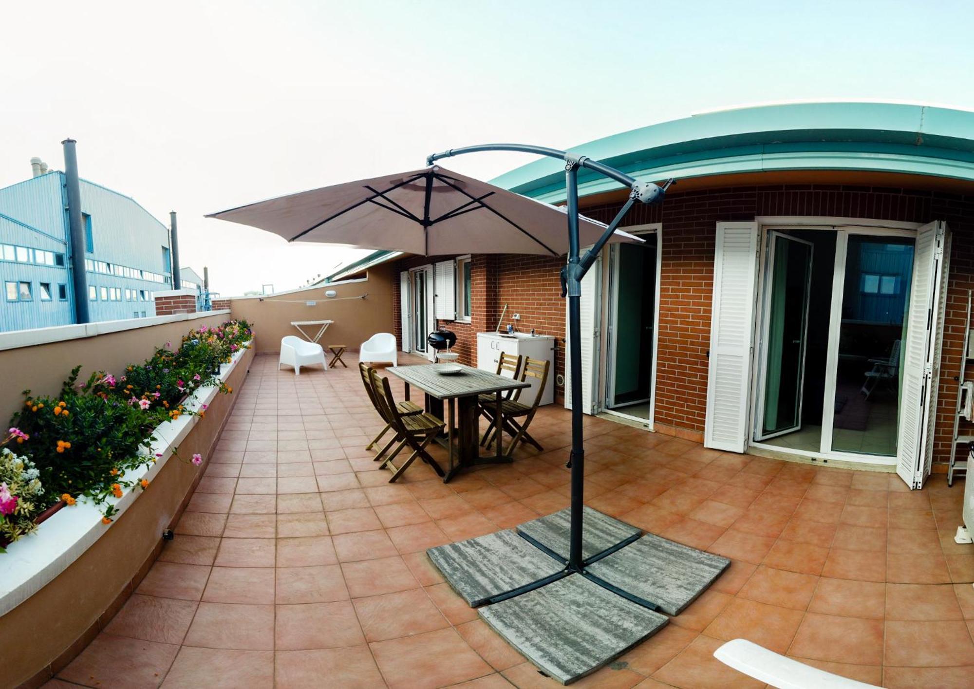 Tra Mare E Centro Citta! Apartment Livorno Exterior photo